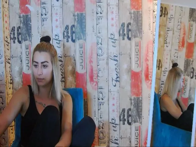 Live sex webcam photo for RubbyKalifha #265404711