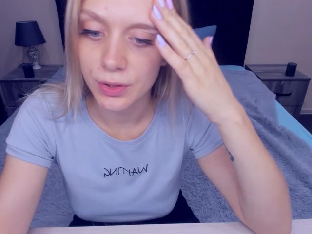 Live sex webcam photo for MeganKind #260628956