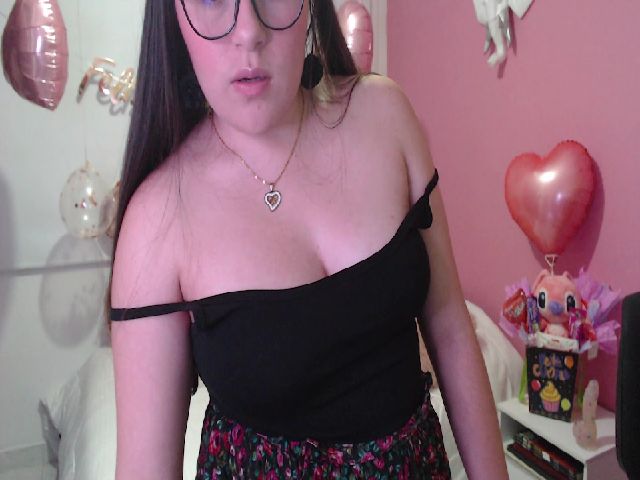 Live sex webcam photo for Frida_porn #263430949