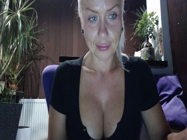 Live sex webcam photo for Sasha_Green #264588405