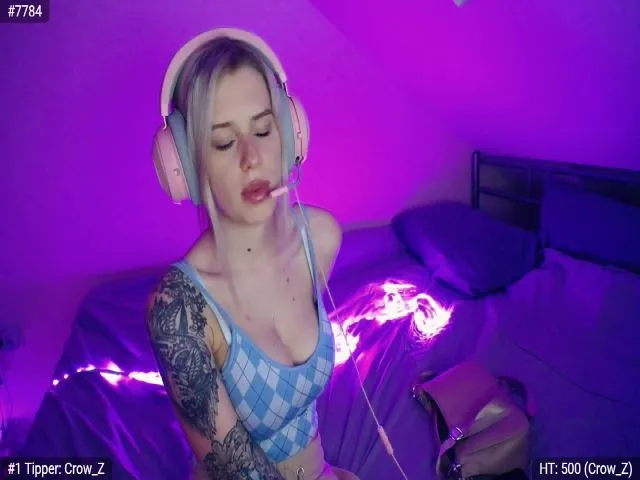 Live sex webcam photo for Elsie_Marina #257899601