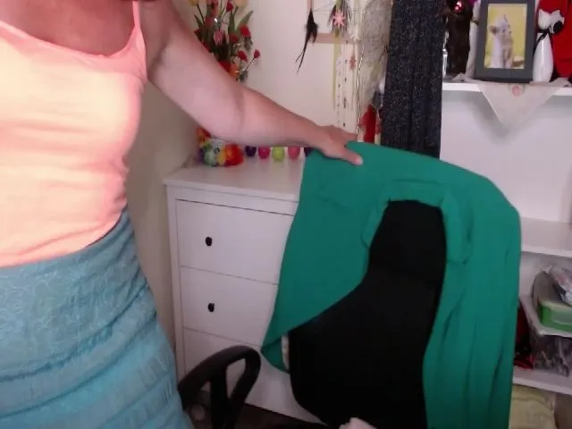 Live sex webcam photo for Adele_69 #263055318