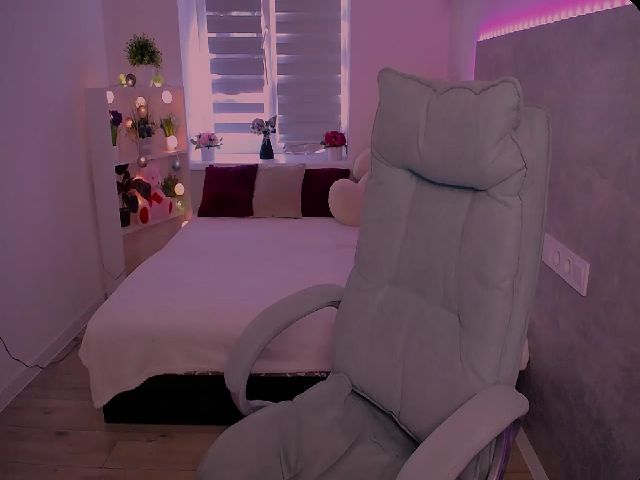 Live sex webcam photo for Jenni__fer #261817687