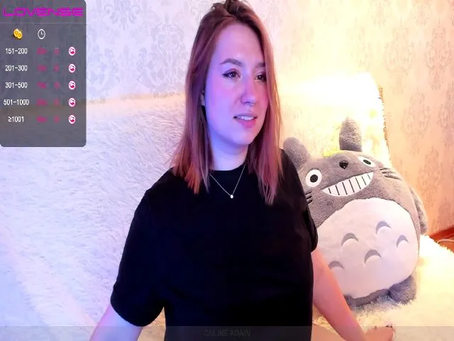 Live sex webcam photo for MoaningLisa_ #255364882