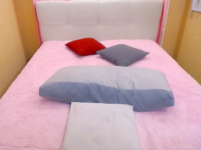 Live sex webcam photo for LadyCream_ #255765343