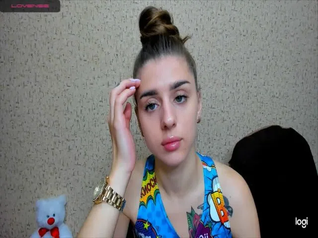 Live sex webcam photo for lilydavra #261852437