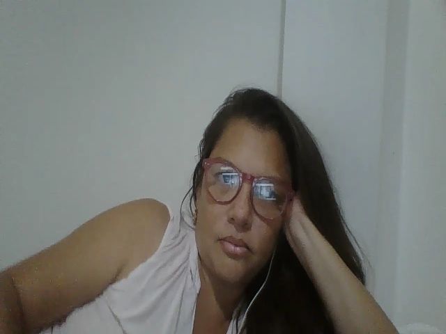 Live sex webcam photo for SweetLola01 #258054071