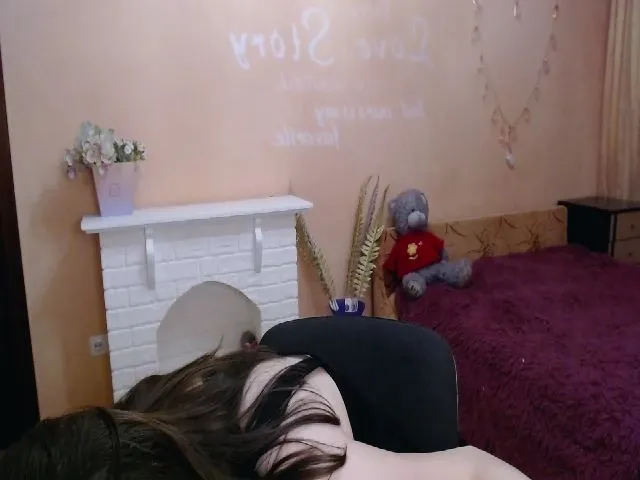 Live sex webcam photo for LiliBrendon #253573082