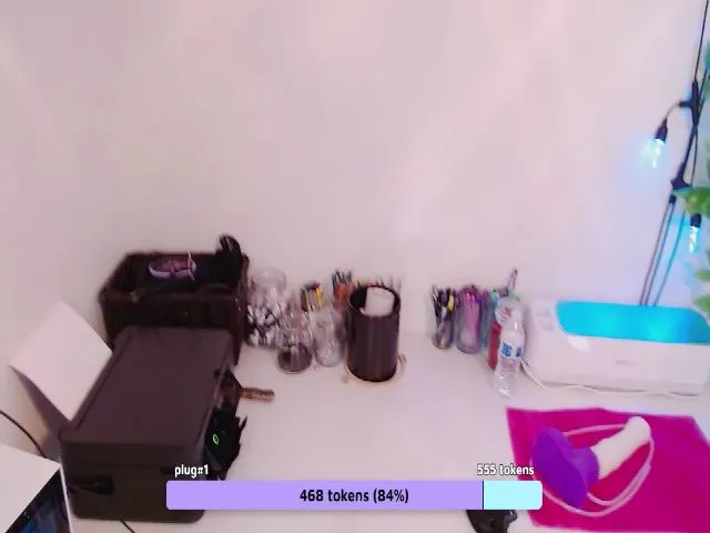 Live sex webcam photo for moonlitfox #259351153