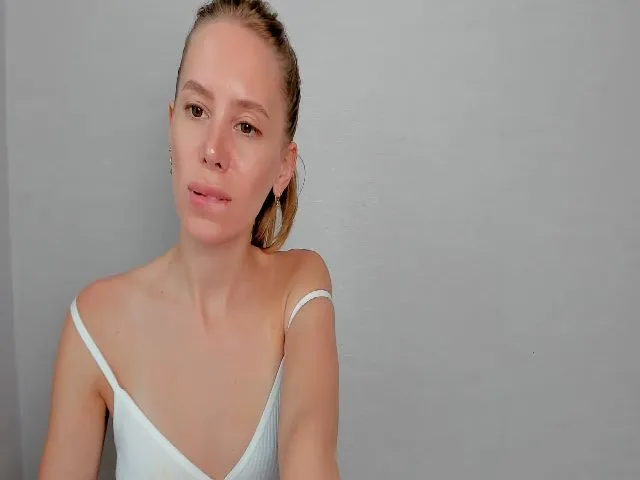 Live sex webcam photo for WowAlina_ #264954885