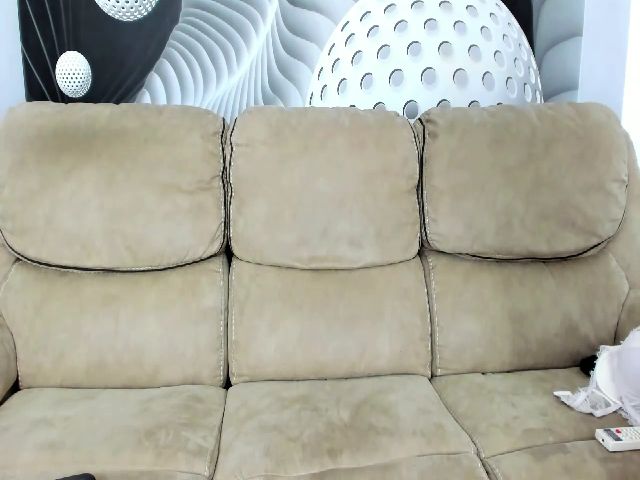 Live sex webcam photo for HaleySweet18 #254318625