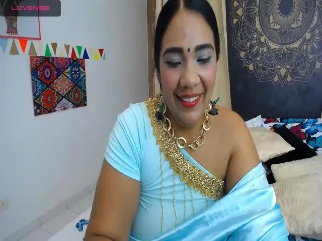 Live sex webcam photo for IndianMama #261430731