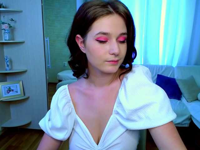 Live sex webcam photo for BurningHearte #253329544