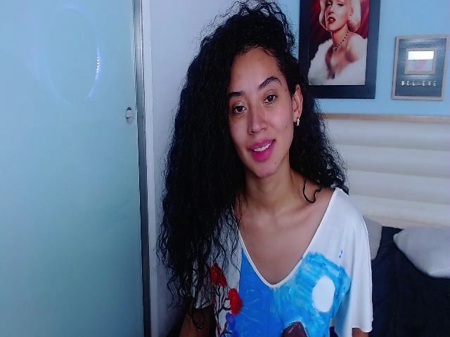 Live sex webcam photo for Jade_lee88 #256025204