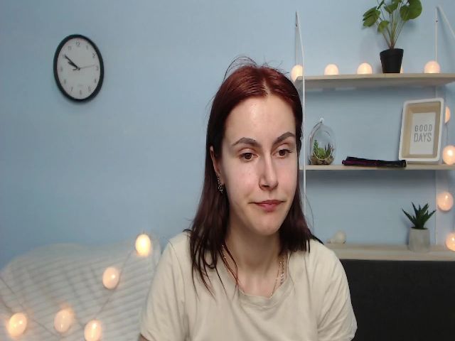 Live sex webcam photo for MollyTravis #258800423