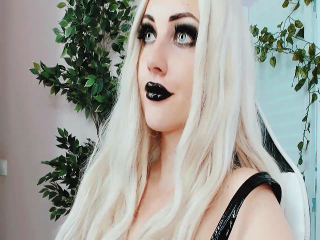 Live sex webcam photo for JuliaWilson #259202293