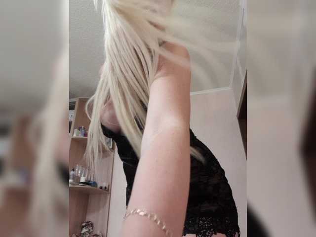 Live sex webcam photo for Sexywoman999 #256854468