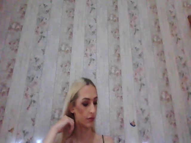 Live sex webcam photo for juicyjessy0 #255964254