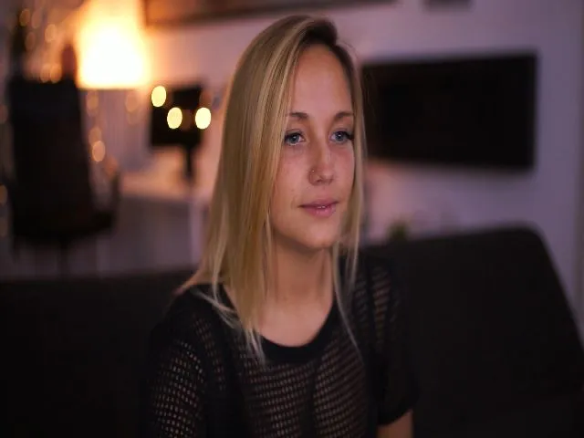 Live sex webcam photo for Hotangelalli #260861980