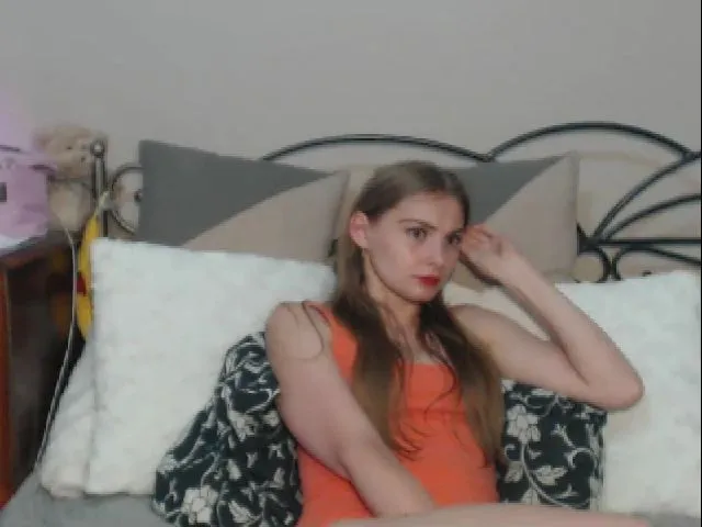 Live sex webcam photo for LarissaSexy25 #261615222