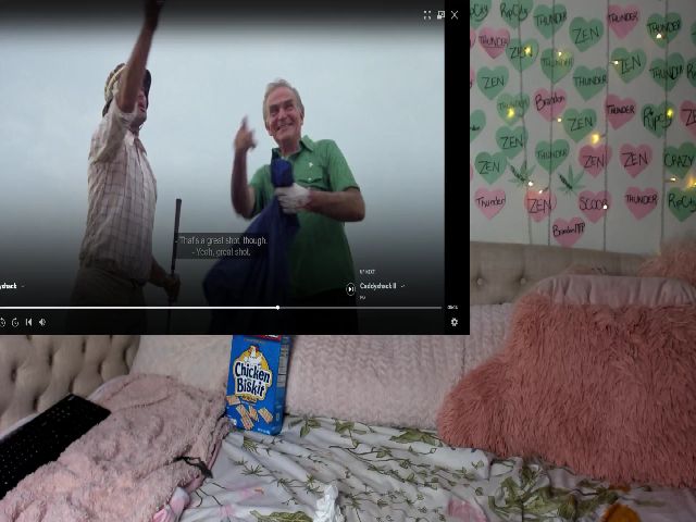 Live sex webcam photo for LunarLux #254013578