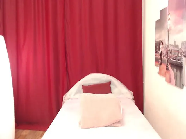 Live sex webcam photo for LoloMercier #258233784