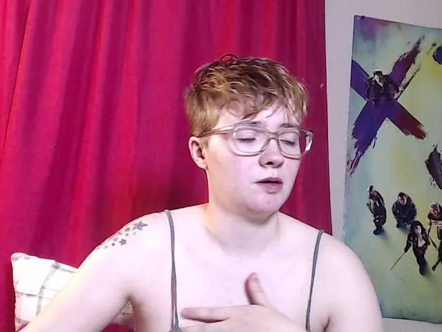 Live sex webcam photo for CandyBurger21 #241226244