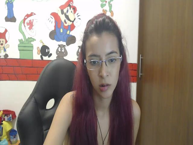 Live sex webcam photo for EmmaScoott #257357871