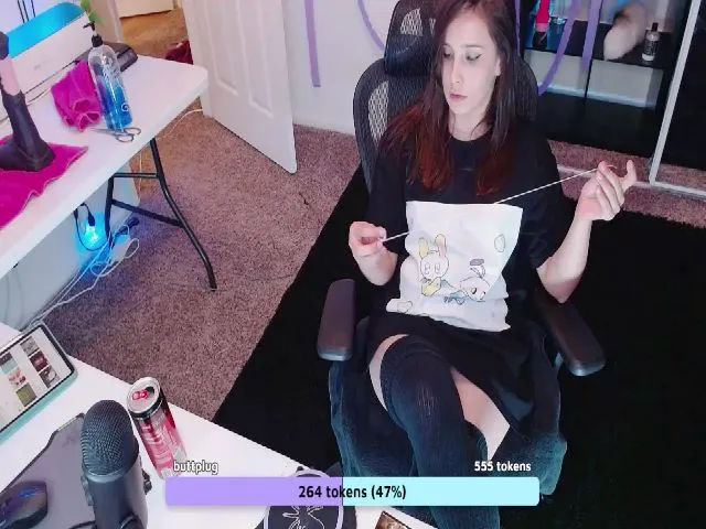 Live sex webcam photo for moonlitfox #254910136