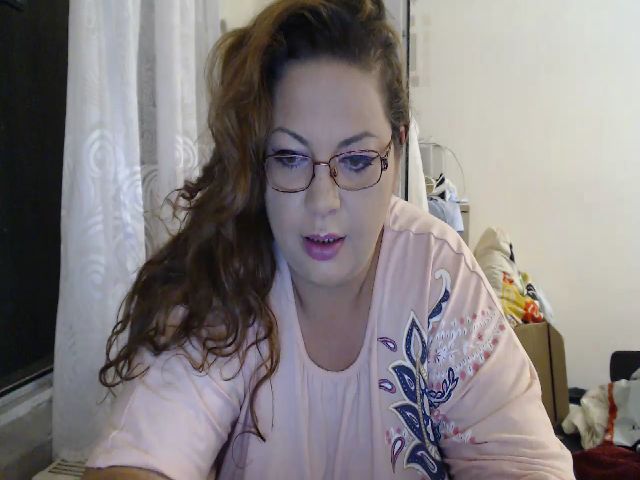 Live sex webcam photo for shycurvymom #257229281