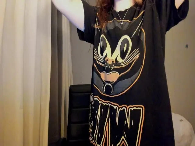 Live sex webcam photo for Haileystormxo #252329168