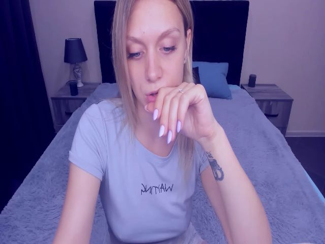 Live sex webcam photo for MeganKind #264167122