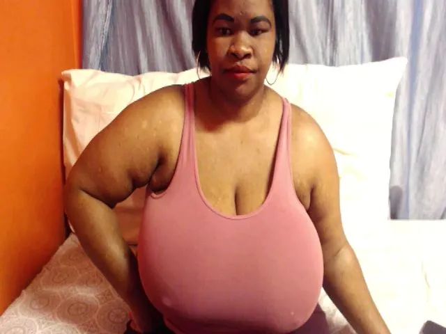 Live sex webcam photo for Sweetnozie #263571924