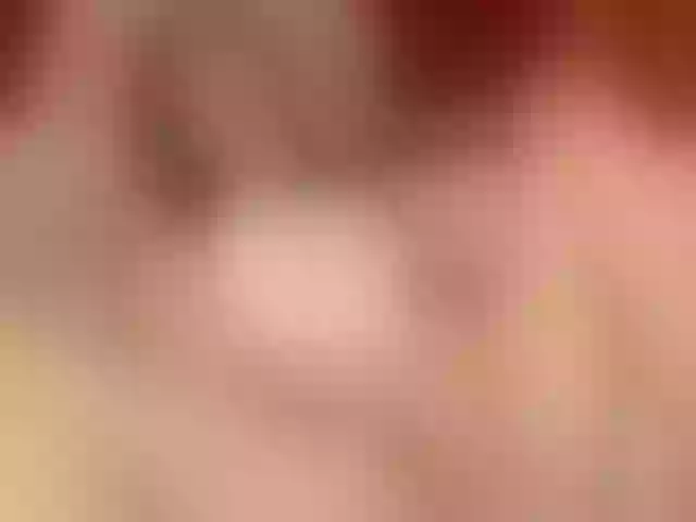 Live sex webcam photo for MaddyLennon #249845706