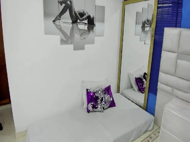 Live sex webcam photo for Msssofia_ #254123356