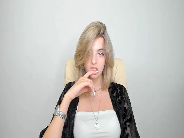 Live sex webcam photo for HelelGretta #254810975