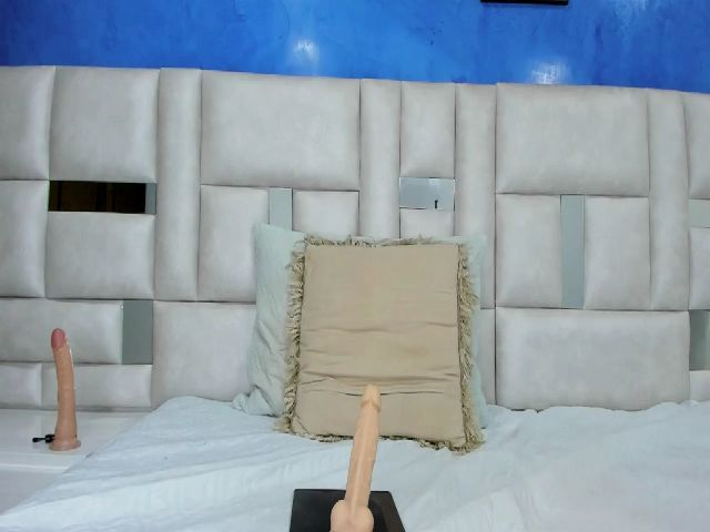 Live sex webcam photo for Scarlet_corte #254758365