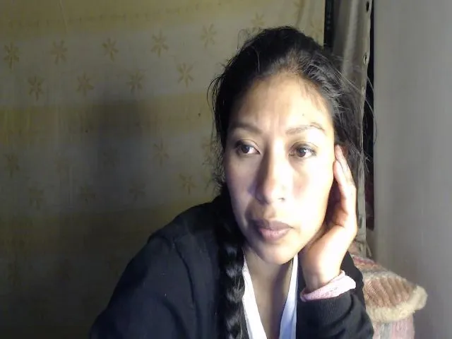 Live sex webcam photo for CHILENITAHOT #255528444