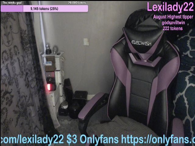 Live sex webcam photo for Lexilady22 #263662320