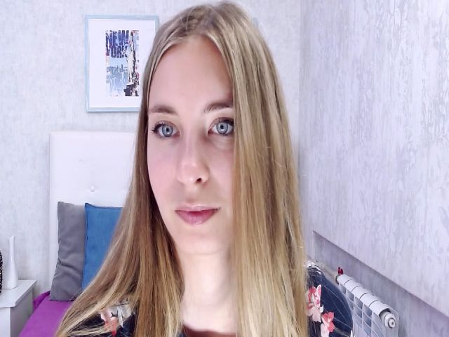 Live sex webcam photo for RossandaShy #257423105