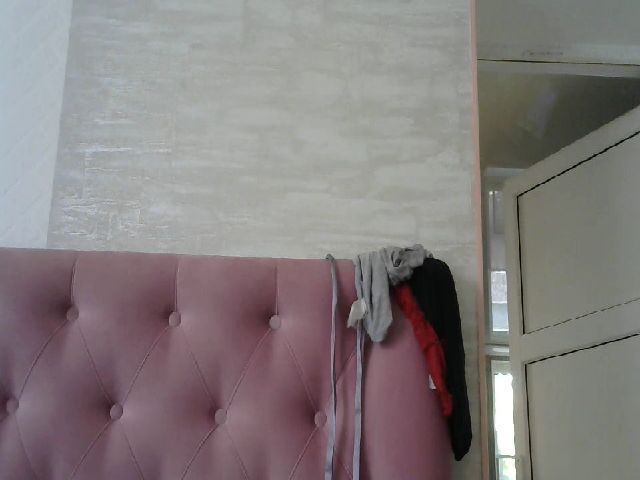 Live sex webcam photo for Jessica1717 #253032874