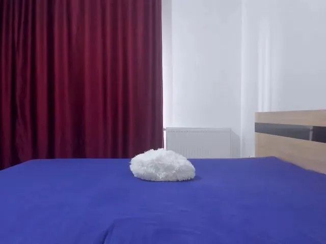 Live sex webcam photo for SylvieMilf #253391771