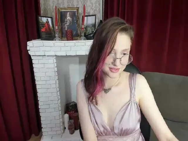 Live sex webcam photo for MadFrau #264362151