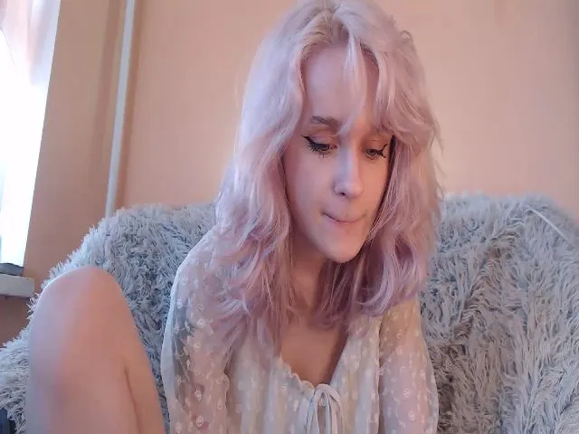 Live sex webcam photo for CyberBitch #252539441