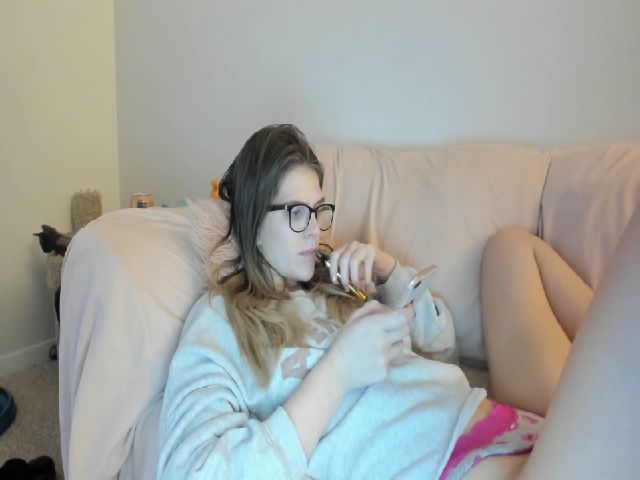 Live sex webcam photo for Meganholly00 #253267243