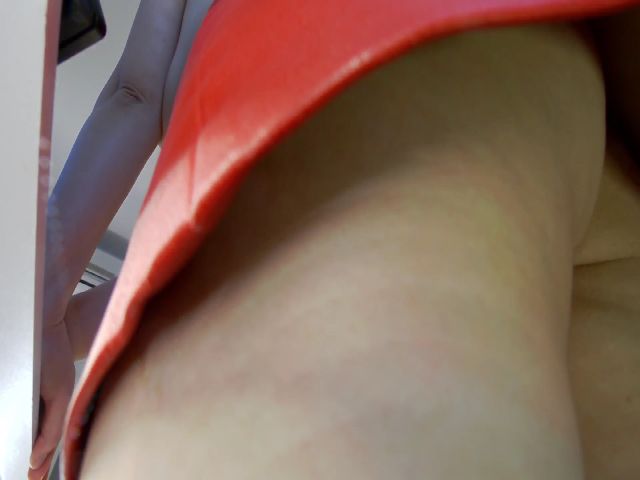 Live sex webcam photo for ILoveToFeelU #259068251