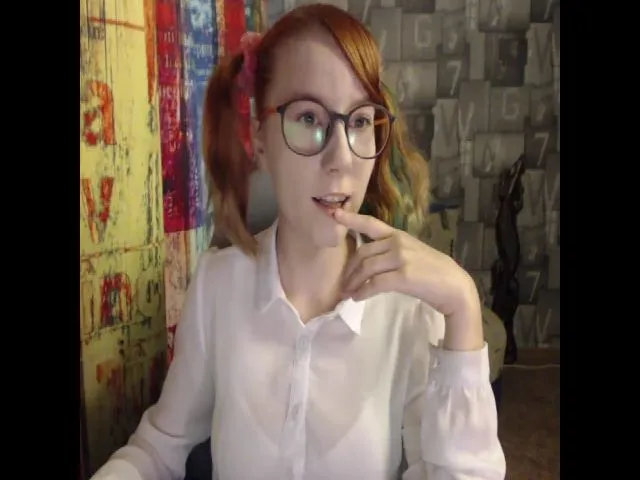 Live sex webcam photo for NikiFoks18 #264677039