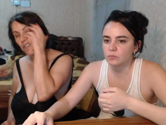 Live sex webcam photo for Katernia48 #250688425