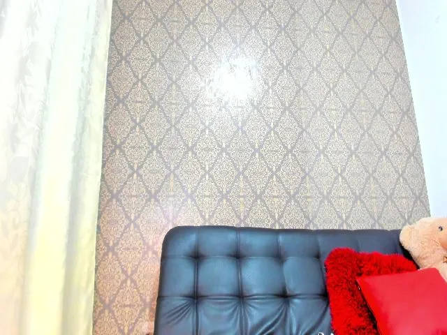 Live sex webcam photo for Juanitaa_01 #257356598