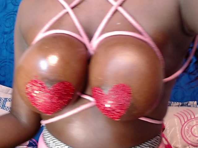 Live sex webcam photo for Almaahotxxx #241424339